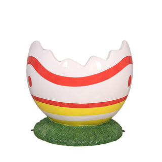 Cracked Egg Photo Op