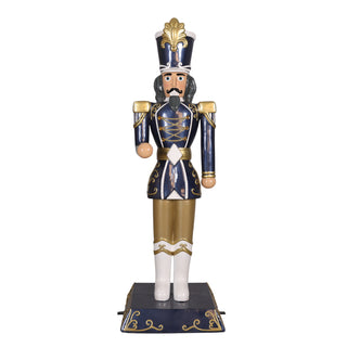 NUTCRACKER HOLDING A WREATH (BLUE)